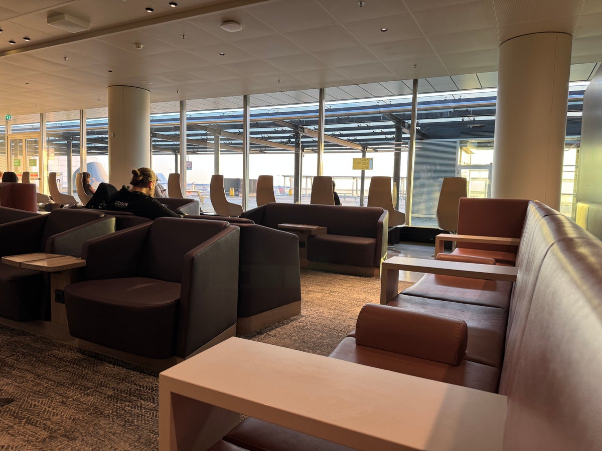 Aspire Lounge 26 AMS view out window