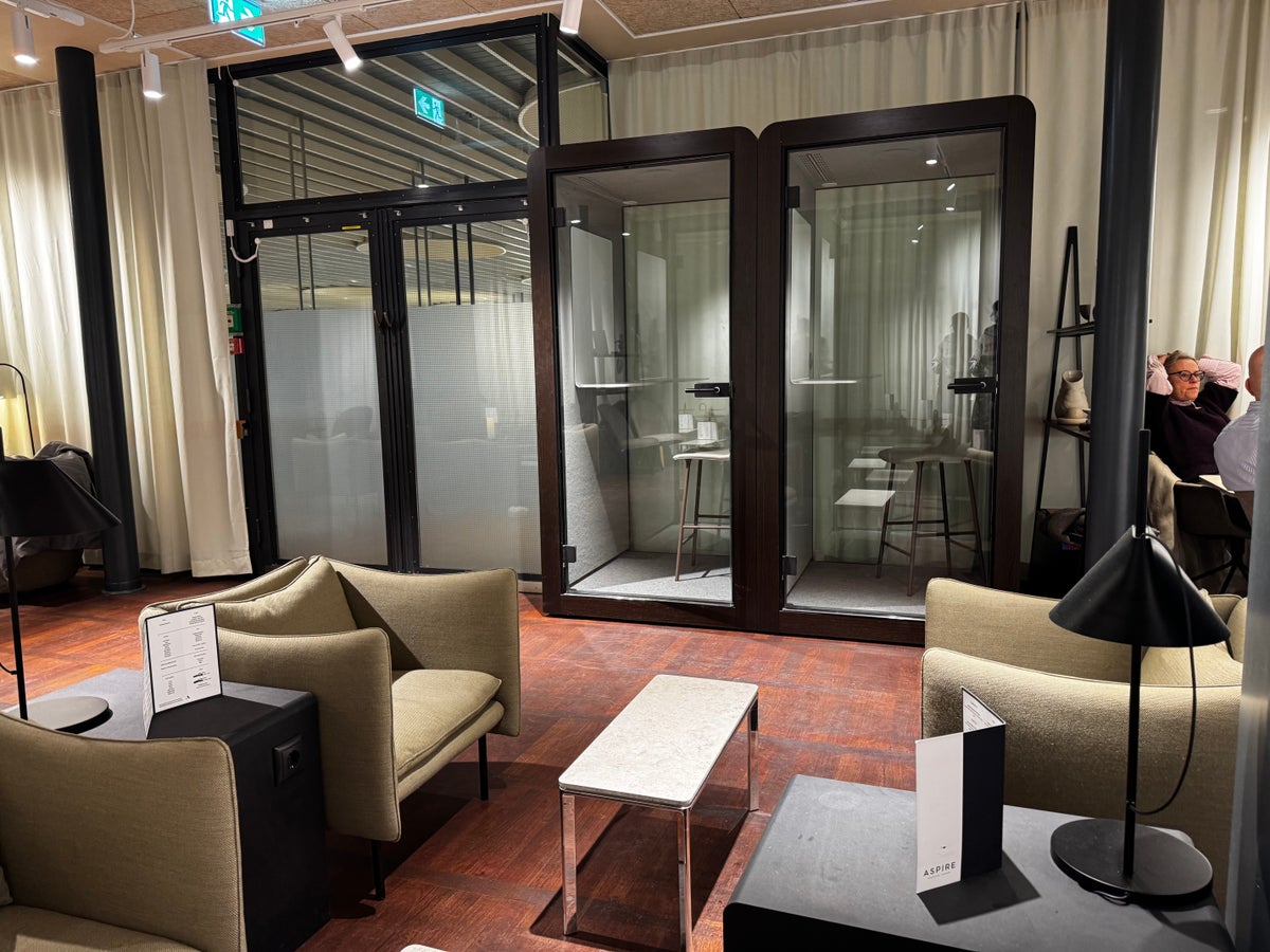 Aspire Lounge CPH phone booths