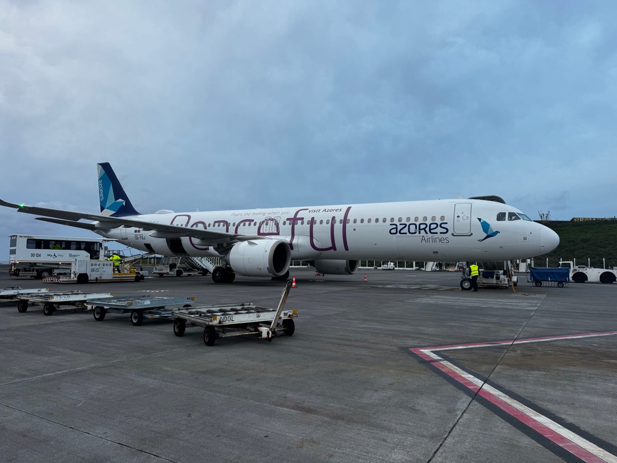 Flying Azores Airlines in Economy Class? Here’s What To Expect [Review]