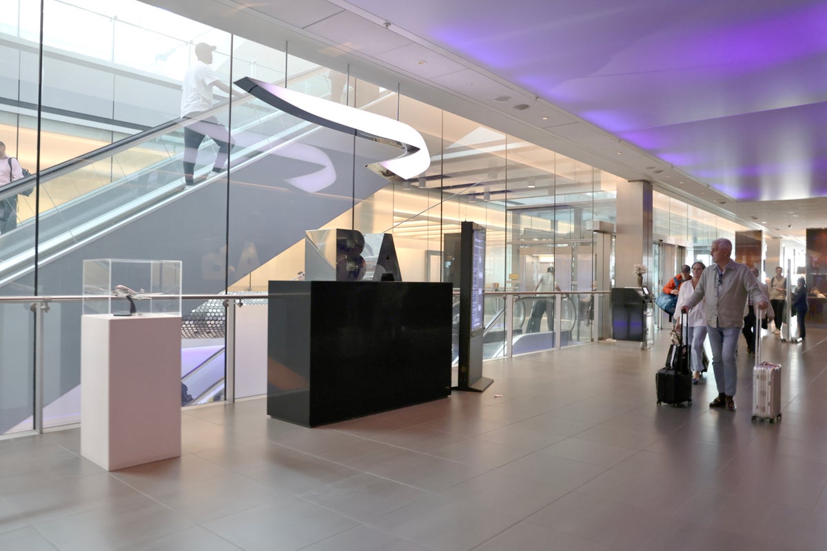 British Airways Lounge Branding LHR Upgraded Points LLC 3 British Airways Lounge Branding LHR Upgraded Points LLC 3