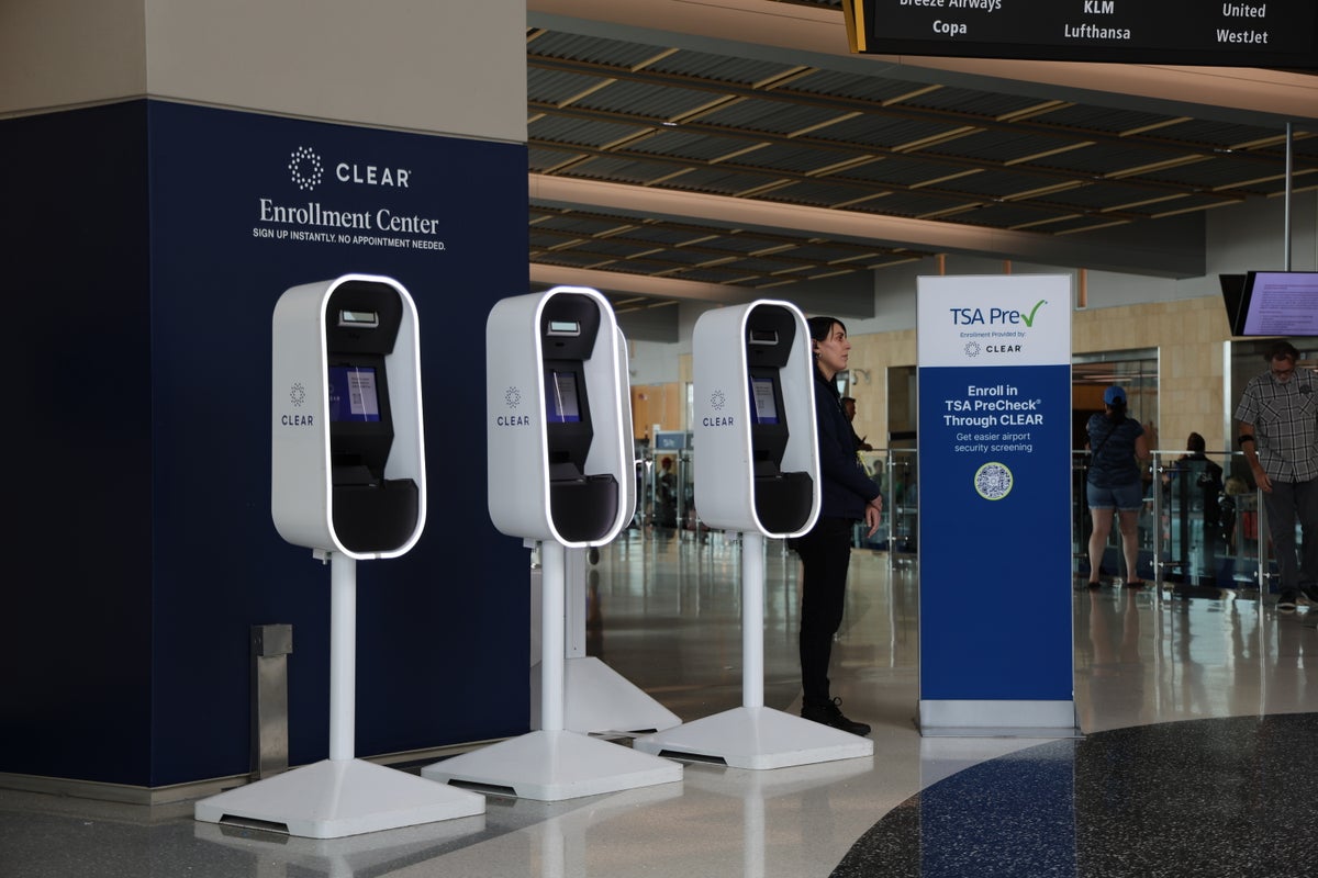 CLEAR Launches Biometric E-Gates at 3 U.S. Airports