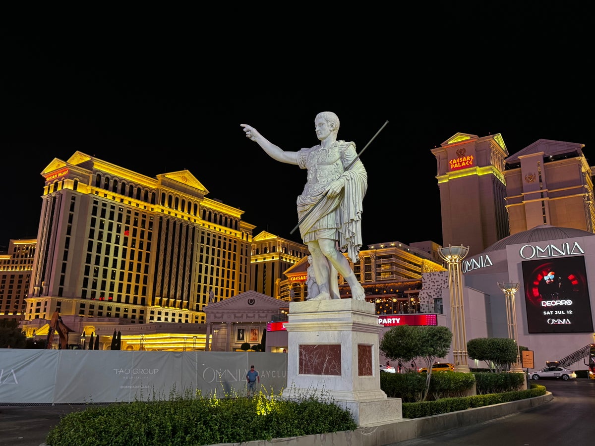 Caesars Palace statue entrance Las Vegas