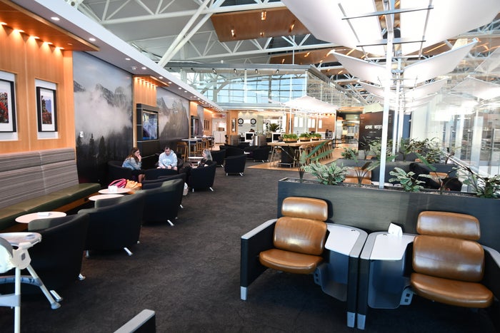 The 7+ Best Credit Cards That Get You Priority Pass Lounge Access [2026]