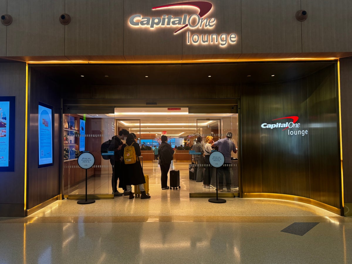 Capital One Lounge JFK entrance