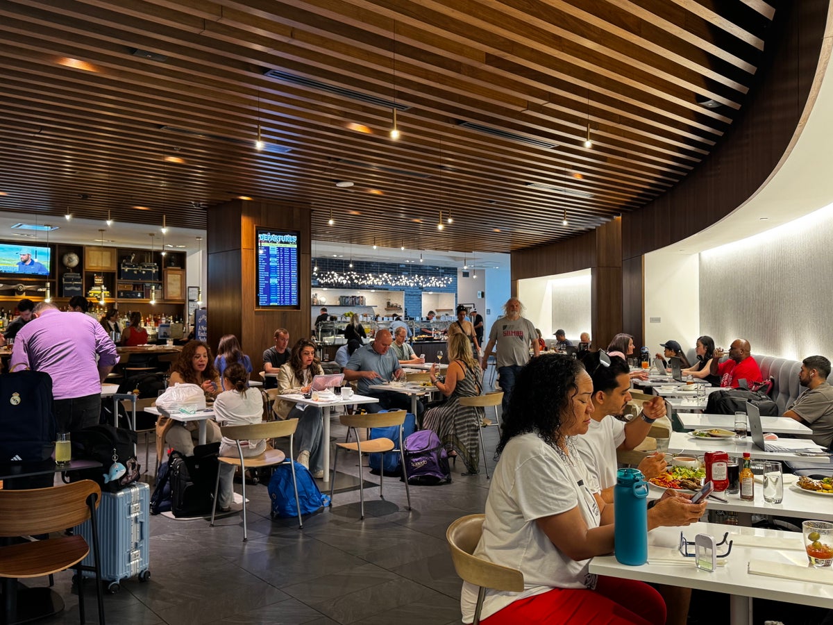 Centurion Lounge Las Vegas dining room