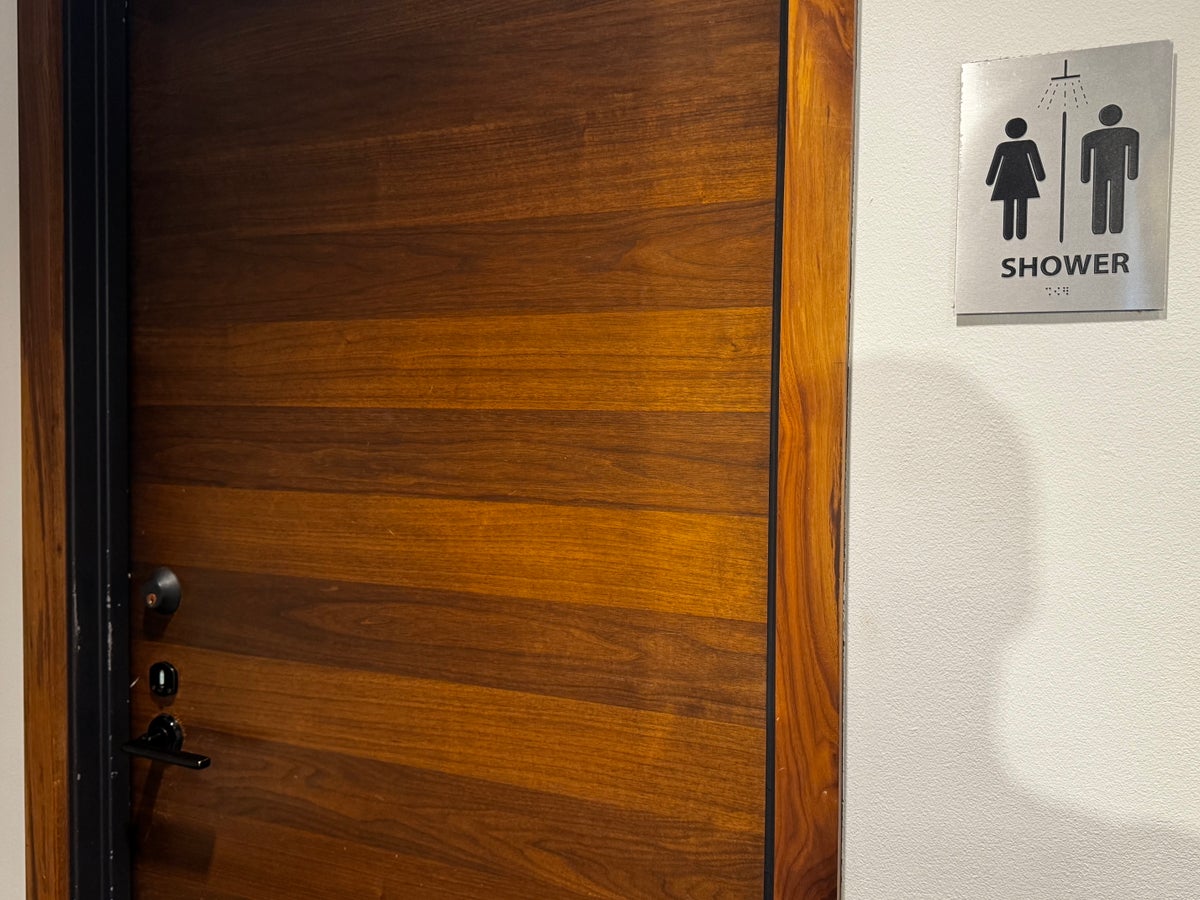 Centurion Lounge Las Vegas shower