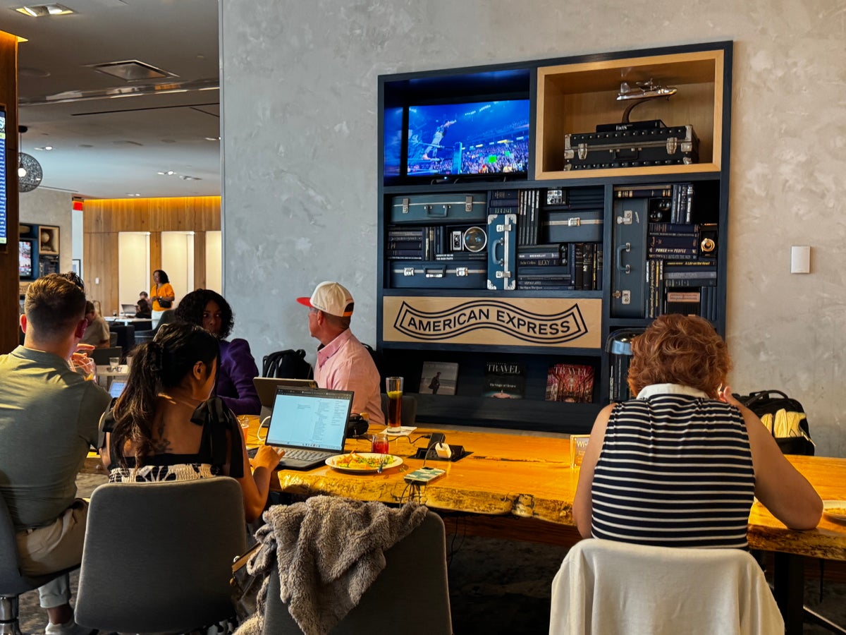 Centurion Lounge Las Vegas tv desk