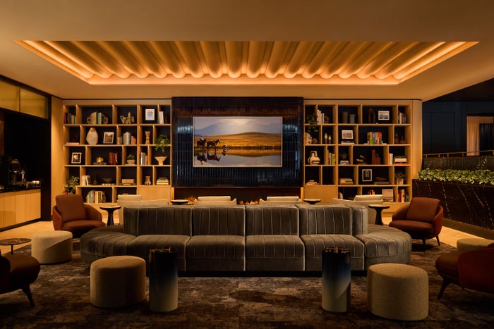 Chase Sapphire Lounge DFW fireplace
