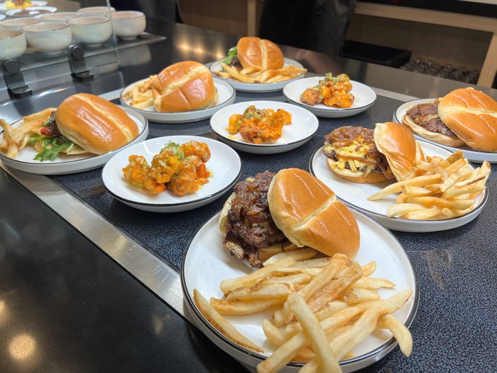 Chase Sapphire Lounge Dallas DFW food
