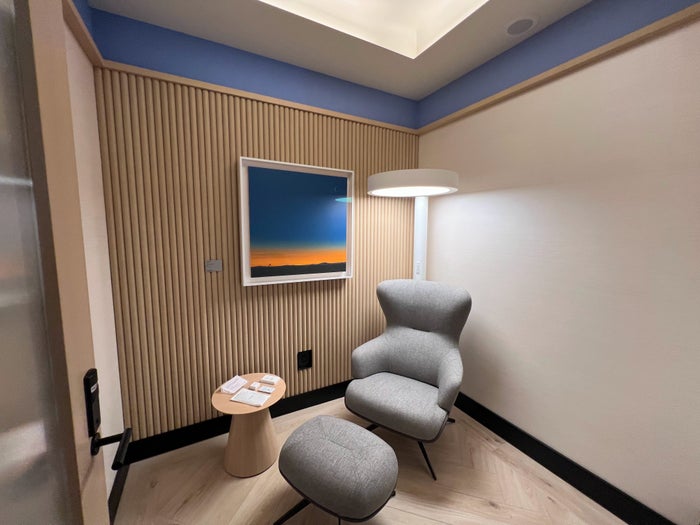 Chase Sapphire Lounge Dallas DFW rest pod Chase Sapphire Lounge Dallas DFW rest pod