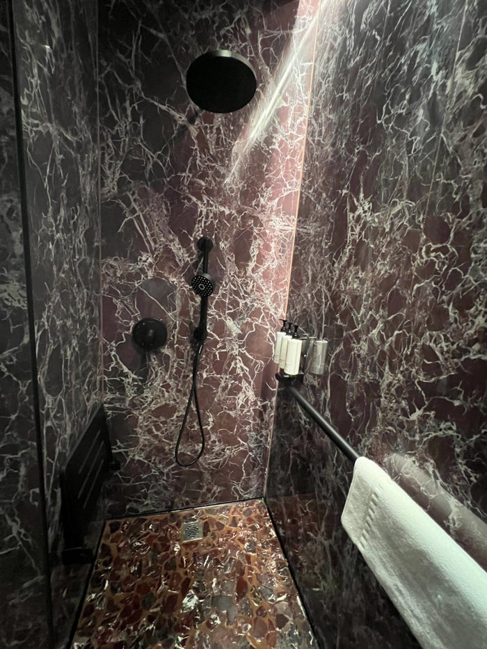 Chase Sapphire Lounge Dallas DFW shower suite Chase Sapphire Lounge Dallas DFW shower suite