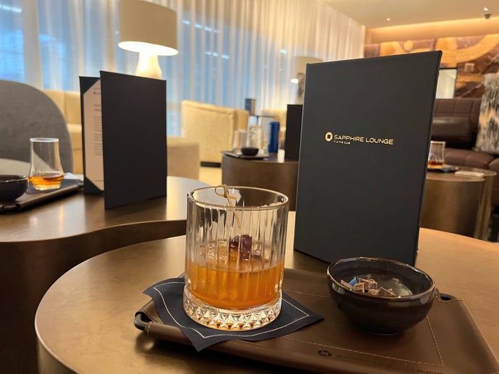 Chase Sapphire Lounge Dallas DFW whiskey bar drink