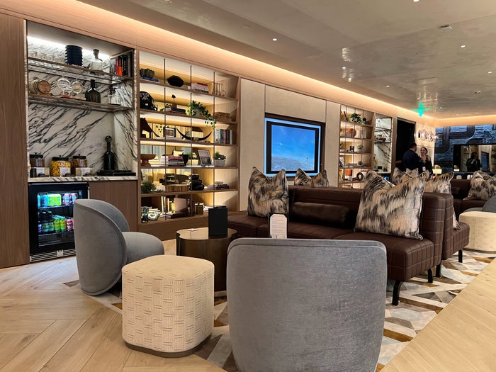 Chase Sapphire Lounge Dallas DFW whiskey bar