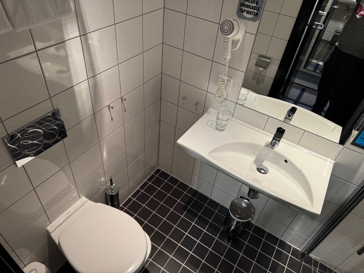 Comfort Hotel Xpress Tromso bathroom