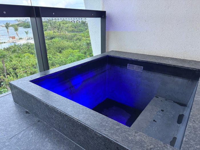 Conrad Tulum 2 queen hot tub