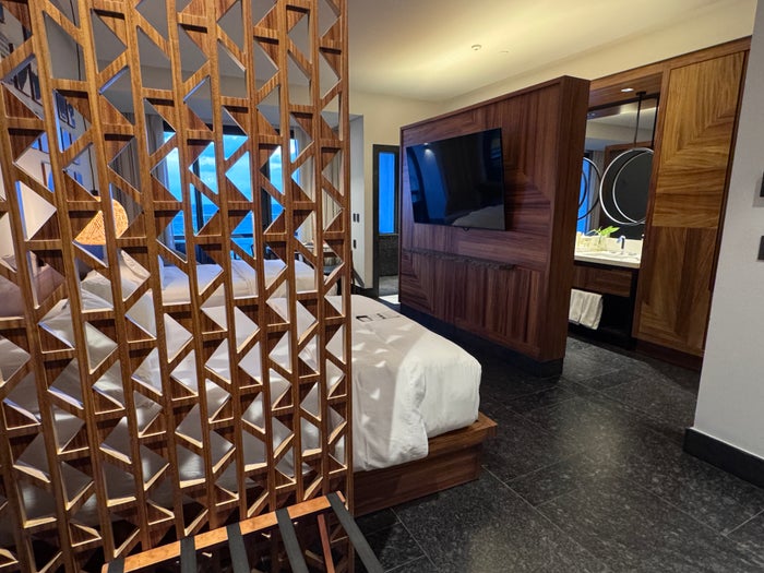 Conrad Tulum 2 queen screen