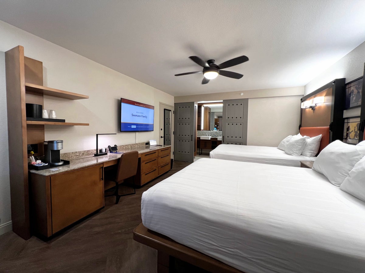 Coronado Springs guest room