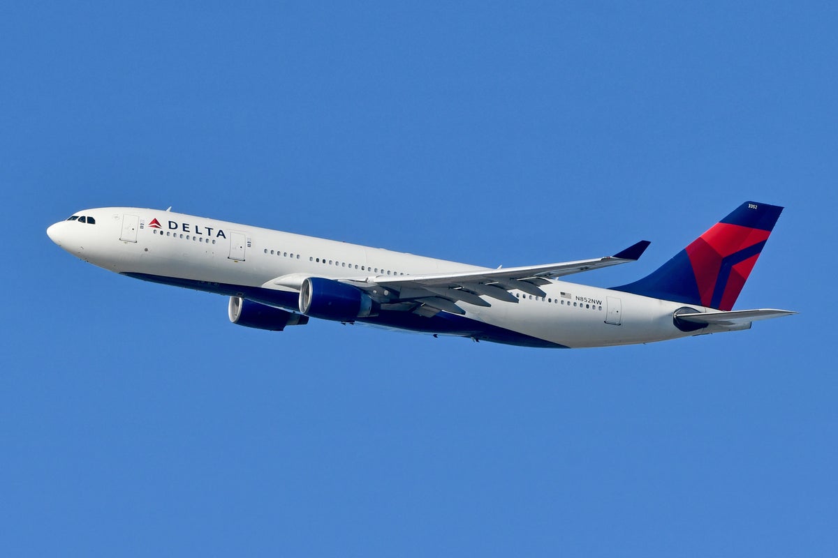 Delta Air Lines A330 200 takeoff JFK