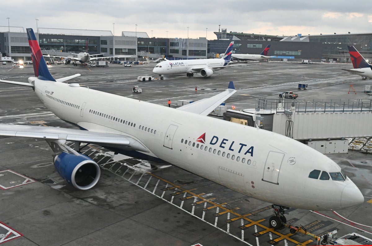 Delta Air Lines A330 300 JFK Latam B787 9