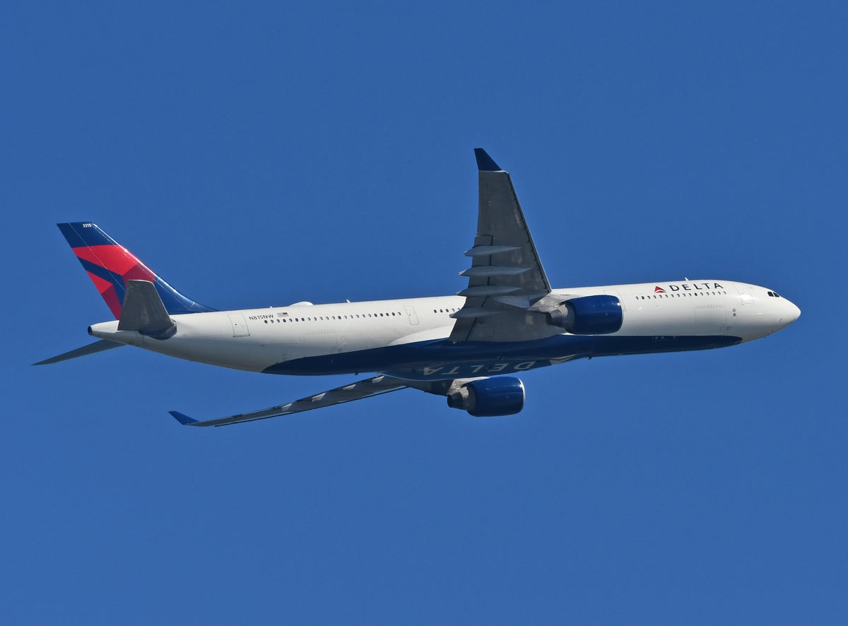 Delta Air Lines A330 300 PW engines takeoff
