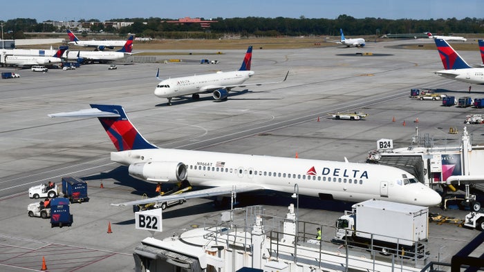 Delta Shares Update on FAA Air Travel Reduction, Offers Waiver for Changes and Cancellations
