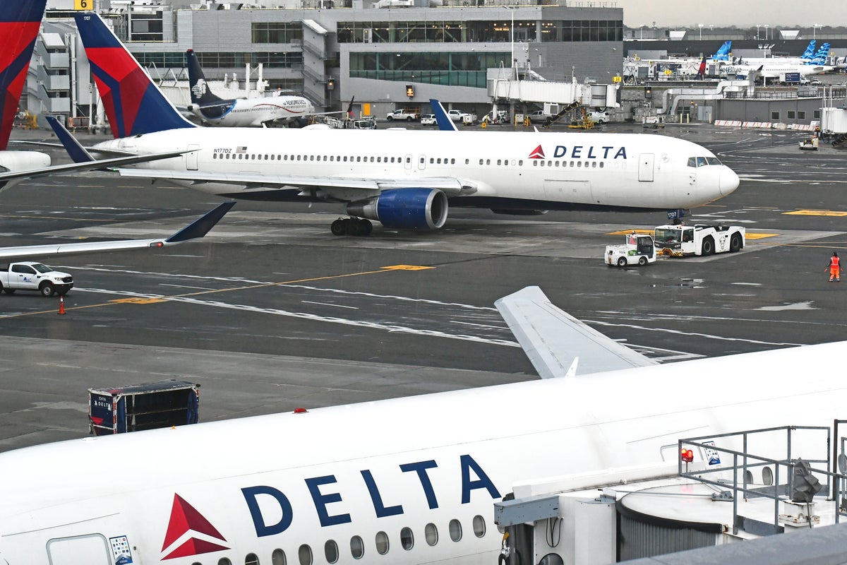 [Expired] Buy Delta Gift Cards, Get Free Paramount+ Streaming or a Starbucks Gift Card