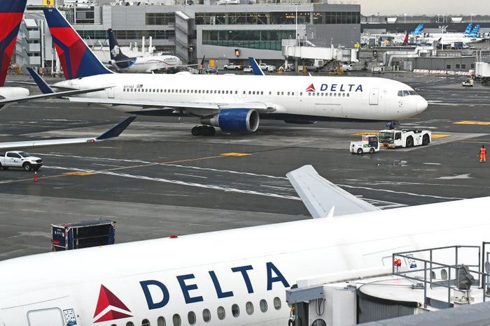 Buy a Delta Gift Card, Get a $25 Uber Gift Card Free [Ends June 22]
