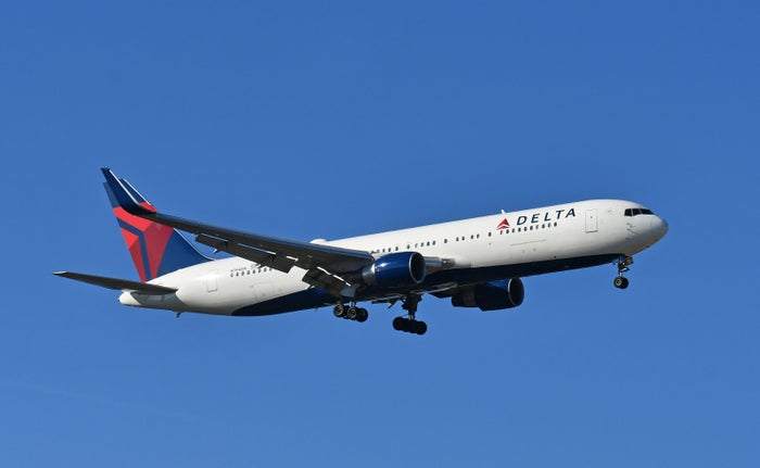 Delta Air Lines Boeing 767 300ER Landing 2 Delta Air Lines Boeing 767 300ER Landing 2
