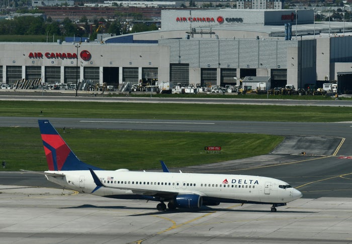 Delta B737 900ER Toronto YYZ 2