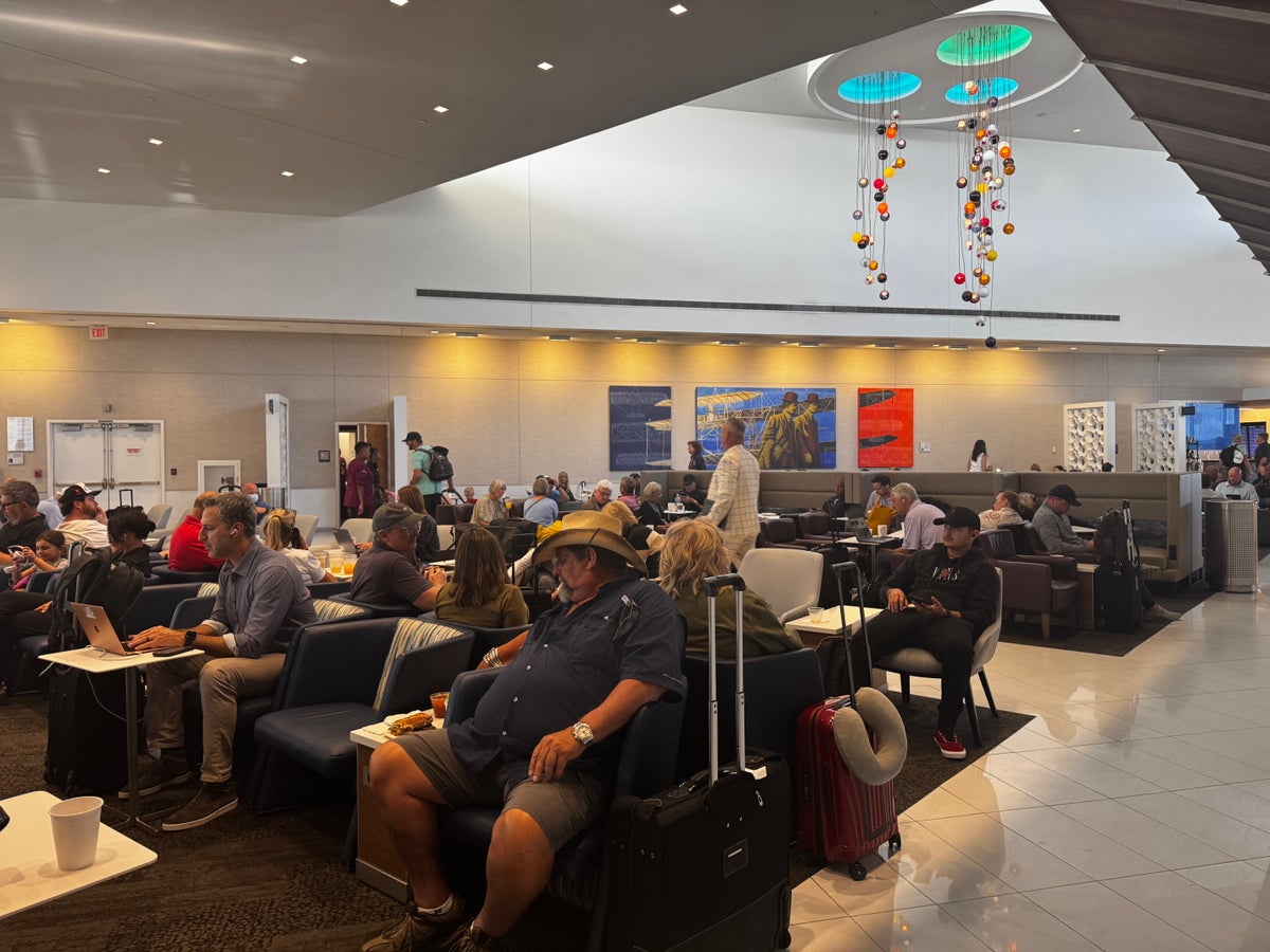 Delta Sky Club ATL Terminal B seating