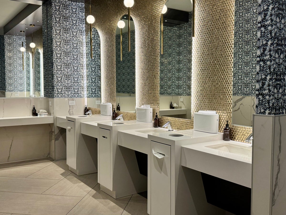 Delta Sky Club CLT Bathroom Sinks Delta Sky Club CLT Bathroom Sinks
