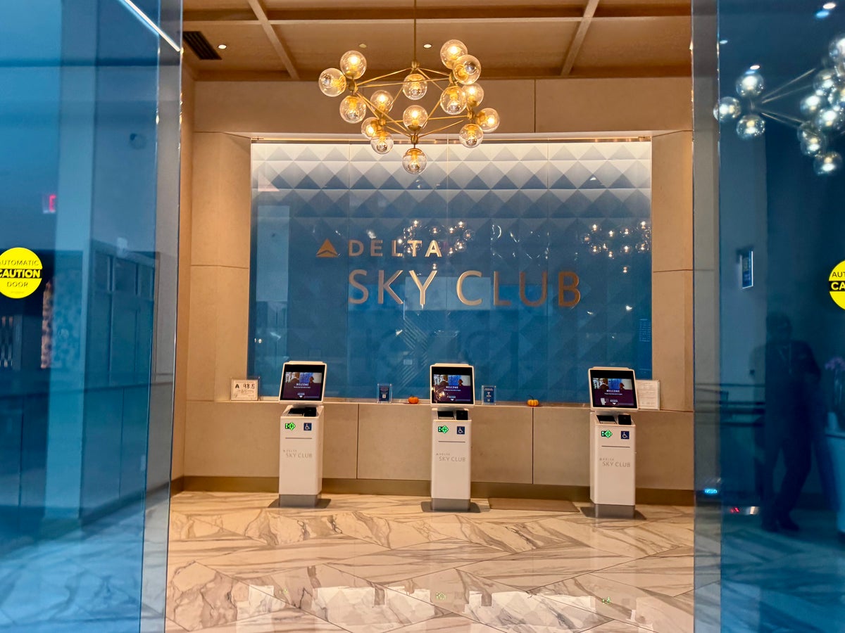 Delta Sky Club CLT Doors Delta Sky Club CLT Doors