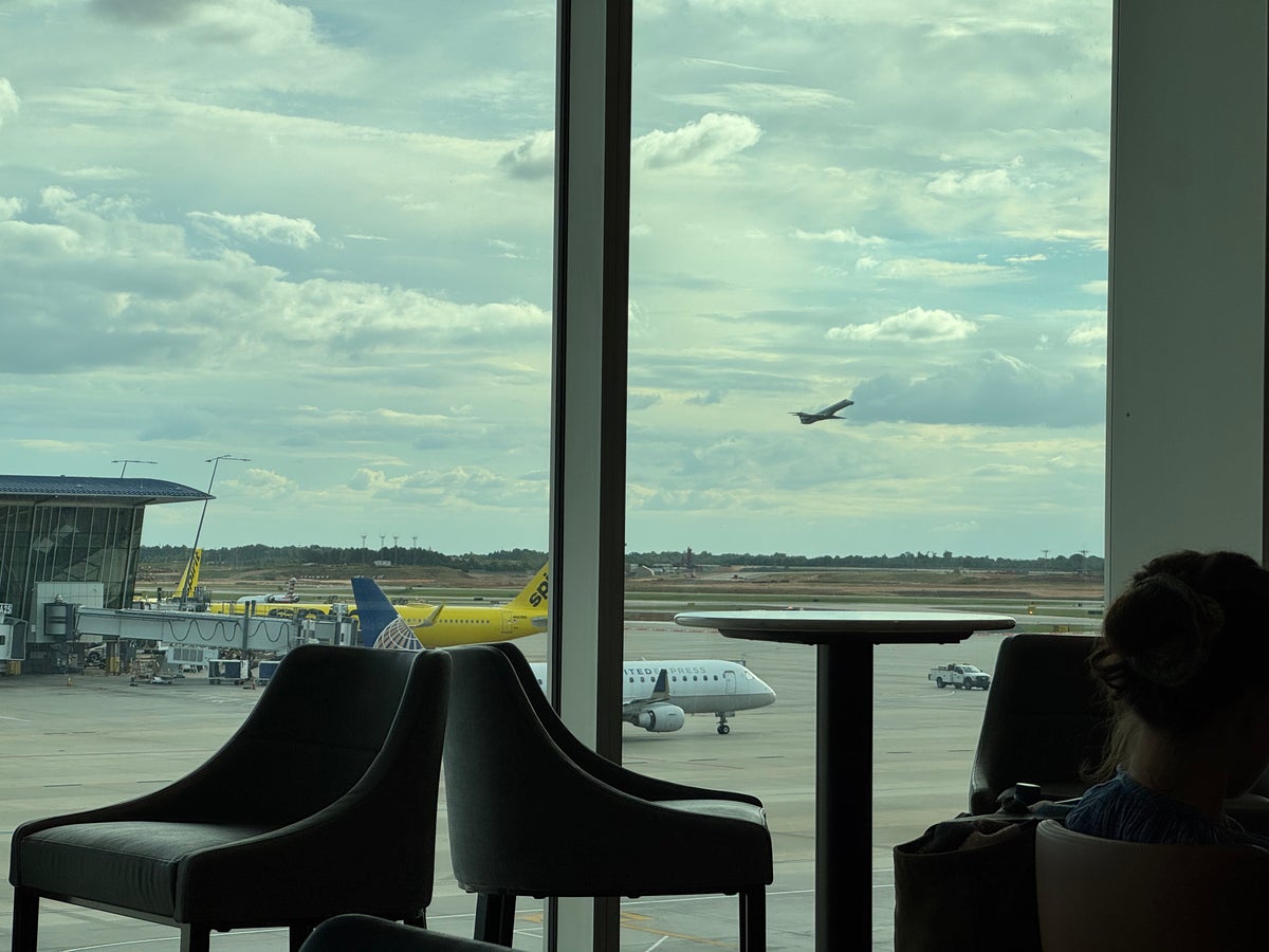 Delta Sky Club CLT Plane Spotting Delta Sky Club CLT Plane Spotting