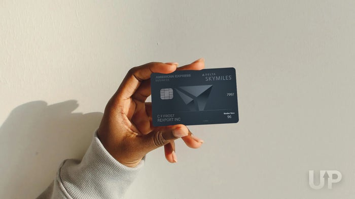 I Rarely Fly Delta, but Its 200,000-Mile Card Offer Has Me Tempted to Apply