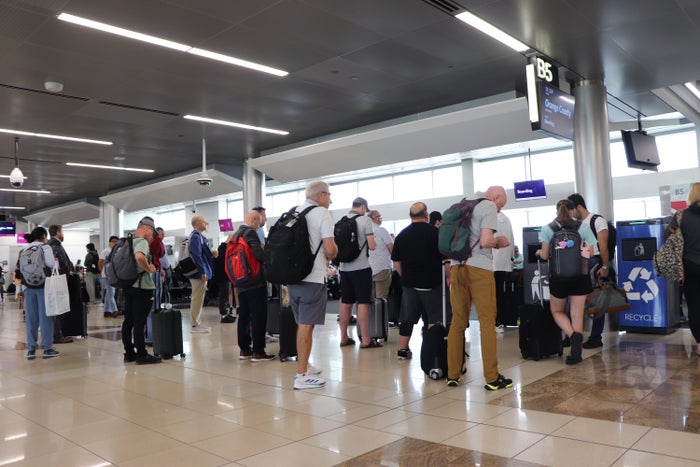 U.S. Drops Airline Compensation Plan for Flight Delays