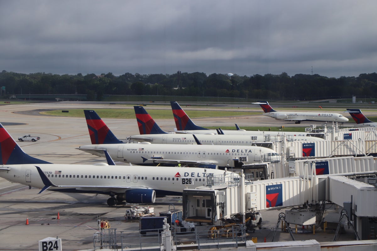 Delta planes at B gates ATL runway view