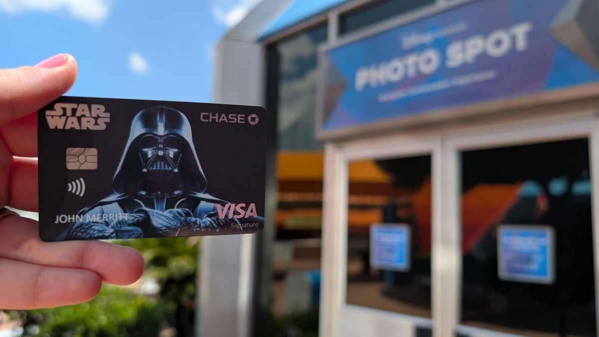 Disney Visa card at EPCOT cardholder photo spot