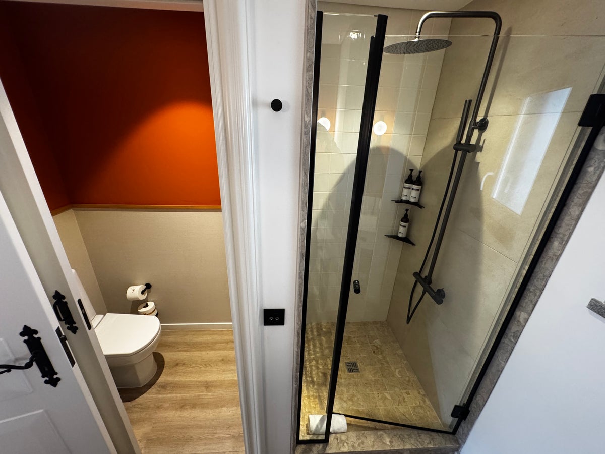 Dreams Madeira Hyatt All Inclusive second bathroom