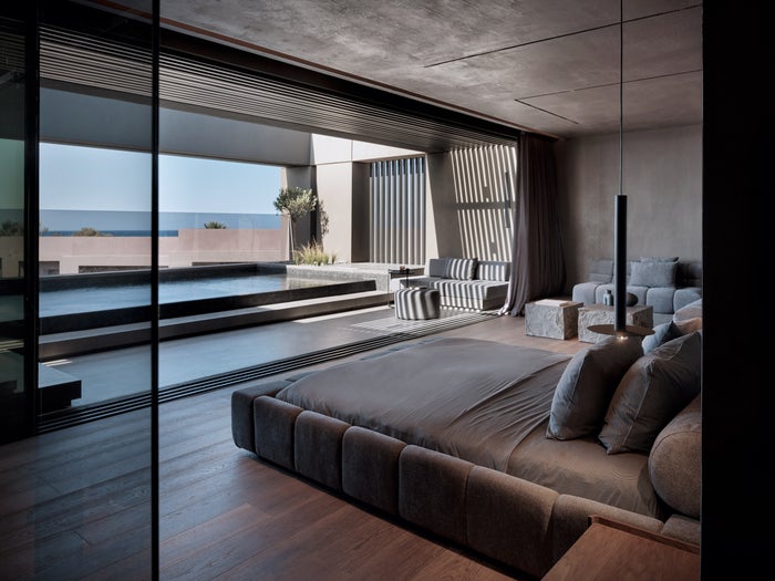 Hilton Weakens Best Rate Guarantee, Ritz-Carlton Reserve Goes Urban, and Other Hotel News
