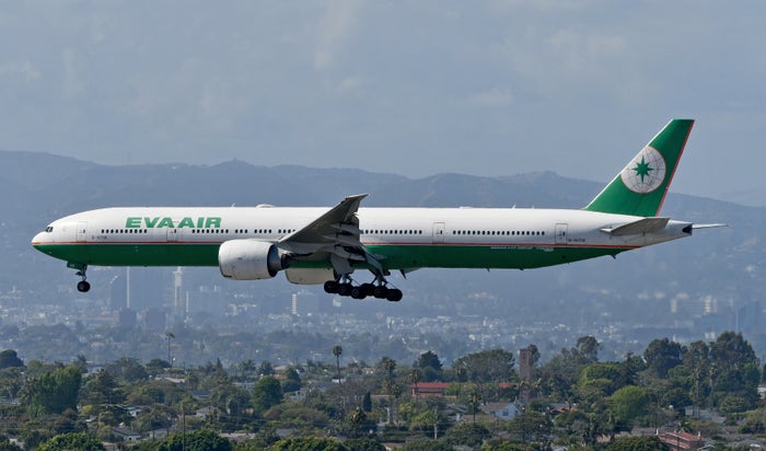 EVA Air 777 300ER landing LAX