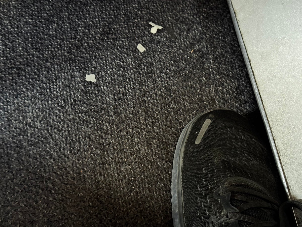 EasyJet A319 paper at feet