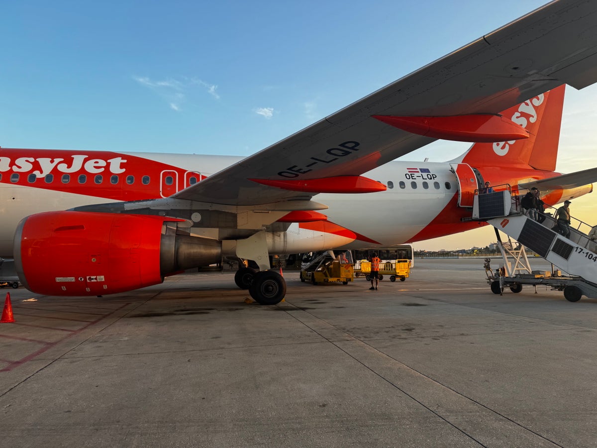 Pros and Cons of Flying With easyJet, the Low-Cost European Airline