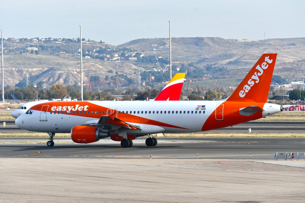 Easyjet A320 200 MAD Easyjet A320 200 MAD