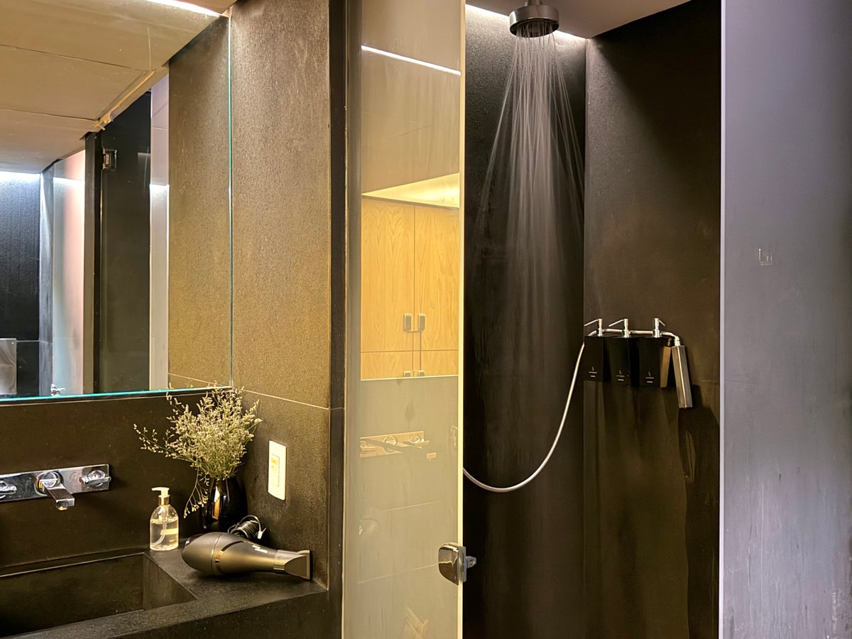 Emiliano Rio Santapele spa shower
