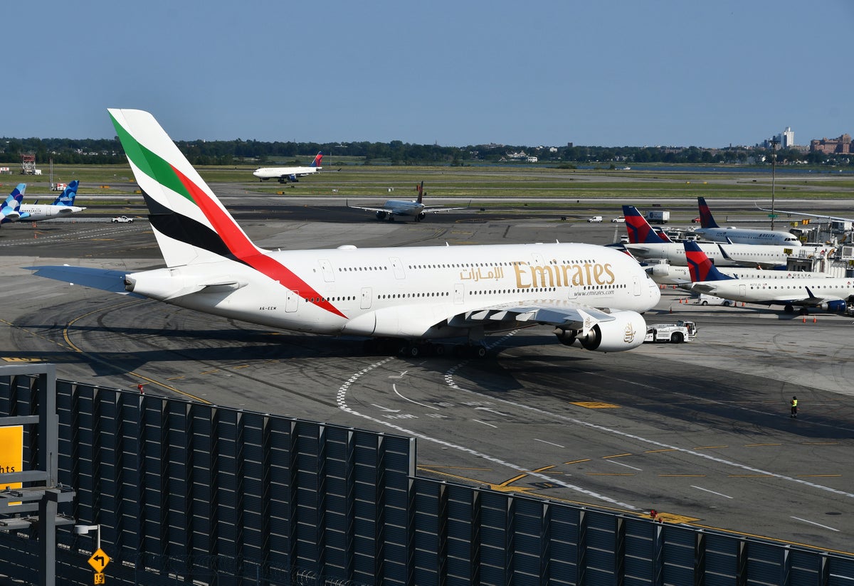 Emirates A380 pushback JFK T4 Delta