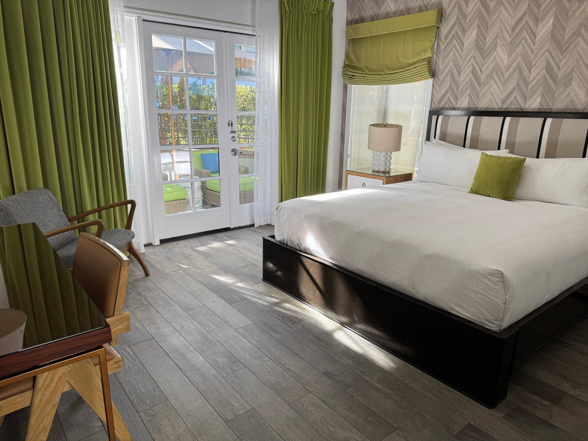 Fairmont Miramar Signature Bungalow bedroom