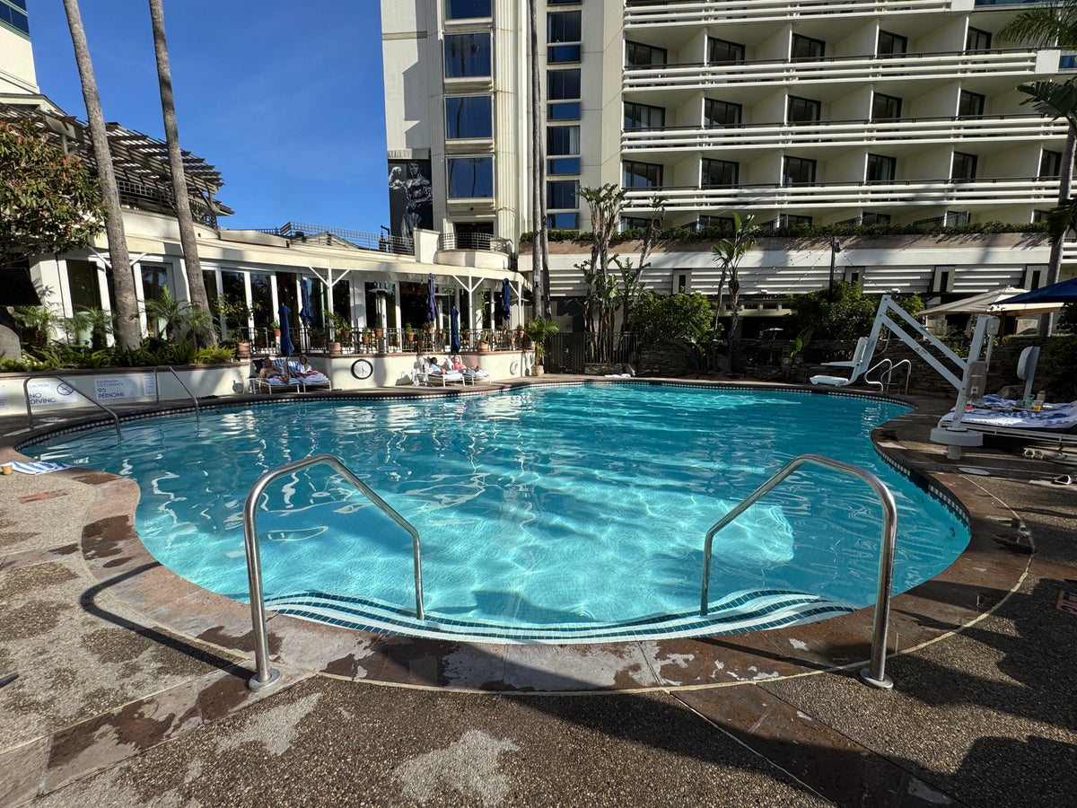 Fairmont Miramar pool
