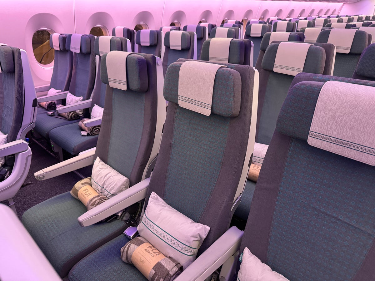 Fiji Airways A350 900 economy cabin NAN LAX
