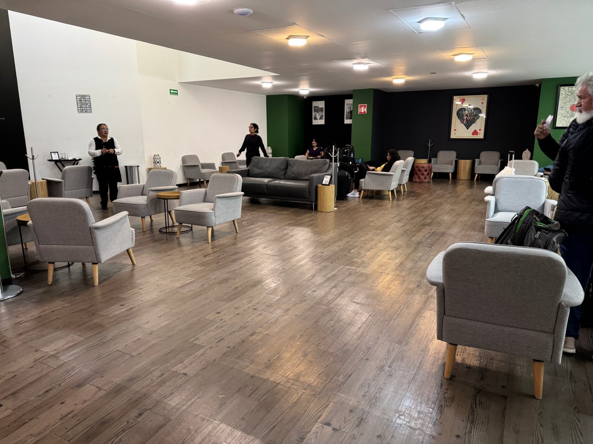 Grand Lounge Elite MEX side room seating