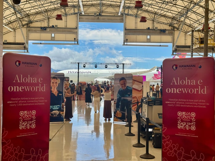 Hawaiian Airlines HNL Event Welcome to Oneworld Signage Hawaiian Airlines HNL Event Welcome to Oneworld Signage